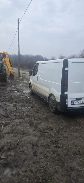 Vand opel vivaro  anul 2004