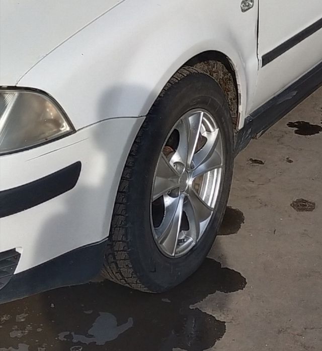 Продам комлект резины с диском