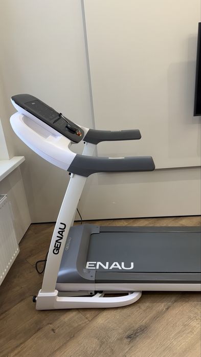 Продам беговую дорожеу Genau Airflex A8
