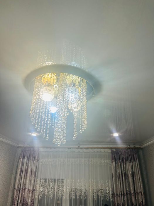 Продам люстру...