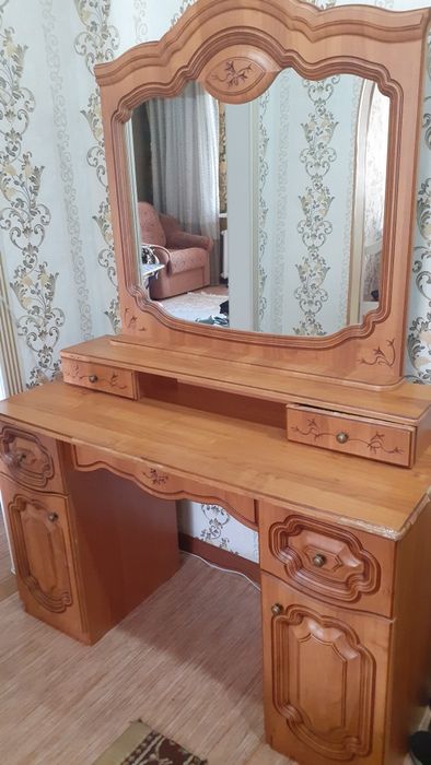 Тумба с зеркалом