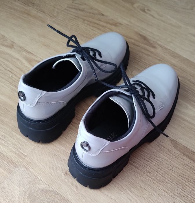 Pantofi dandy dama gri lacuiti Dr Martens