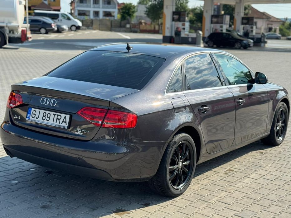 Audi A4 b8 ,5700€