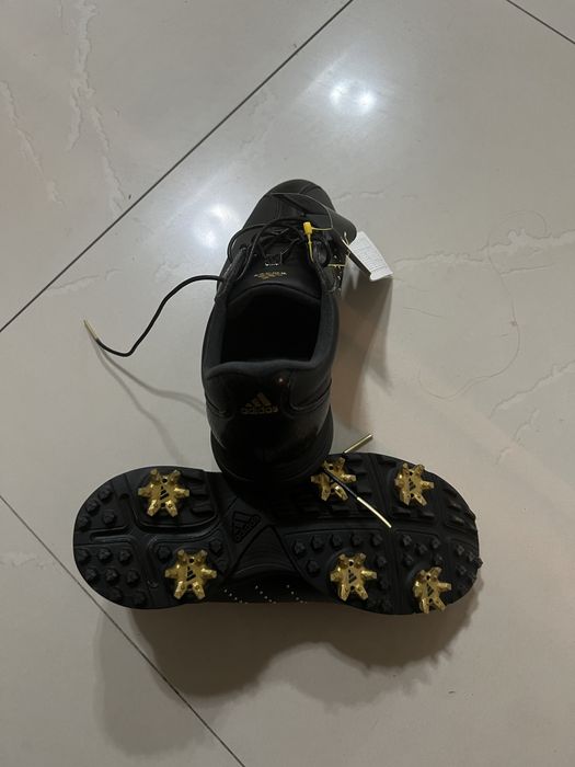 Adidasi noi marca Adidas