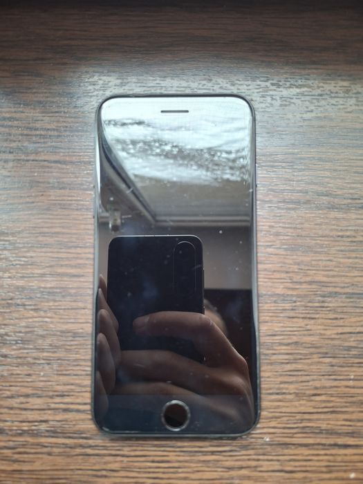 Iphone SE 64gb..