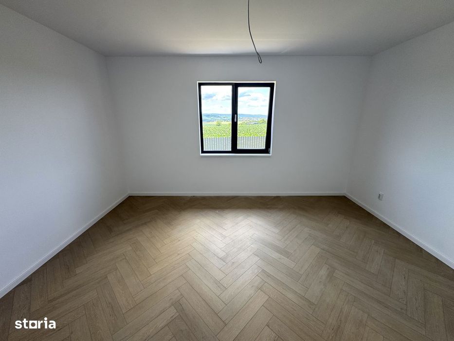 520 mp teren! 120 mp utili! CANALIZARE! Casa 4 camere, Miroslava