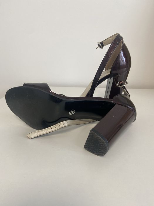 vand sandale purtate o singura data