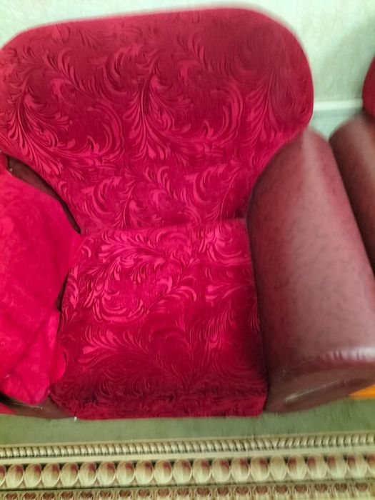 Продам диван в хорошем состоянии