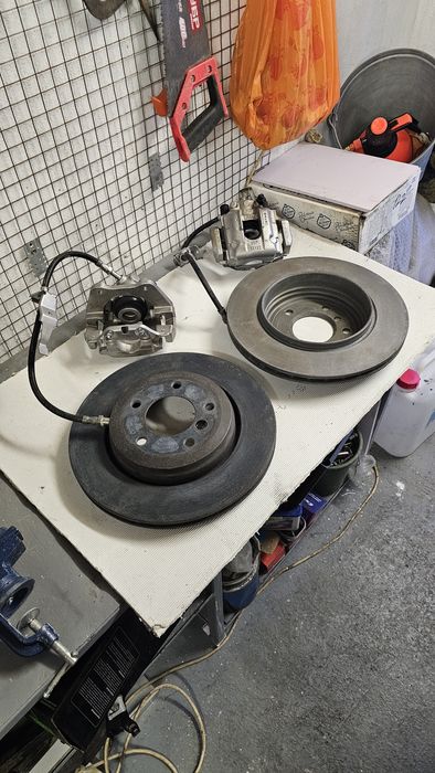 Продам комплект тормозов bmw e46