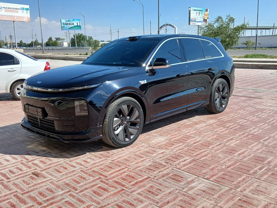 LIXIANG L6 MAX. 2025 kraska toza bir qoʻl moshina