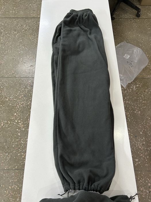 продается обсолютно новый костюм