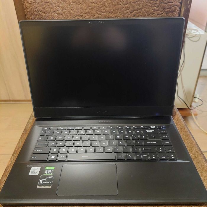 Продавам лаптоп - MSI GP66 Leopard 10UG Gaming Laptop