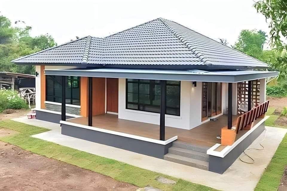 Vand case pe structura metalica si panouri sandwich