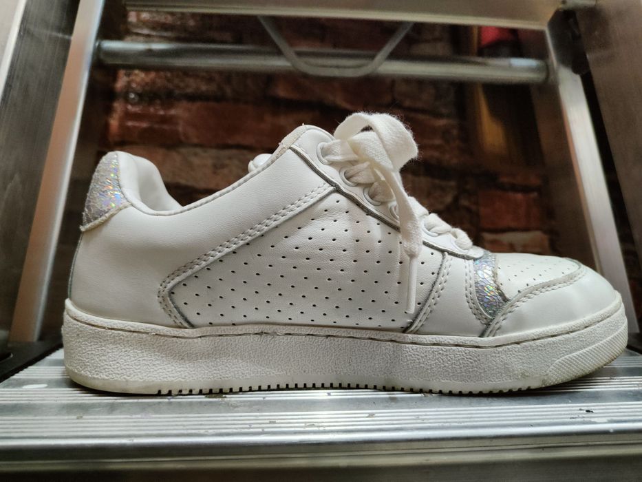 Лимитирана серия Vans The Simpsons, DKNY