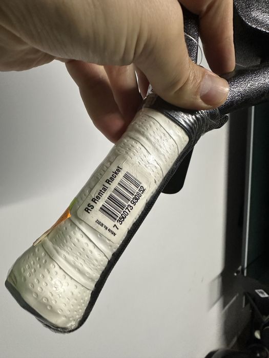 Doua rachete padel premium ca noi