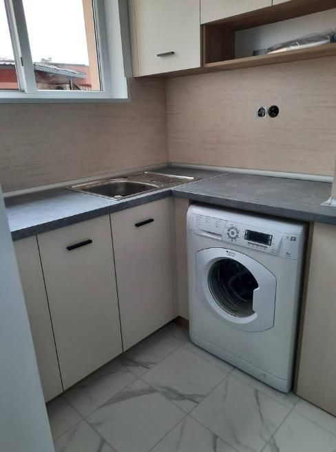 Дава се под наем Тристаен апартамент в Пловдив, Въстанически - 92 кв.м за 550 € - Снимка #2