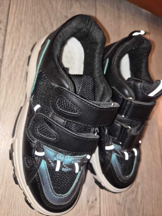 Продам кроссовки 36 р. Унисекс