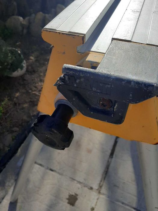 Рaботна маса Dewalt DE7023.