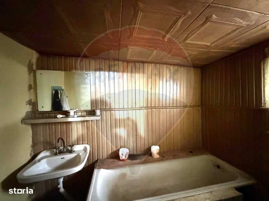 Casă 3 camere de vânzare – Gârleni, sat Lespezi, Str. Frunzei