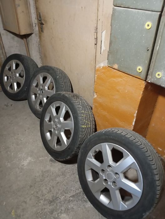 Промоция за 1 месец. Продавам алуминиеви джанти с летни гуми.