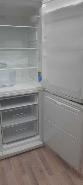 Холодильник Indesit