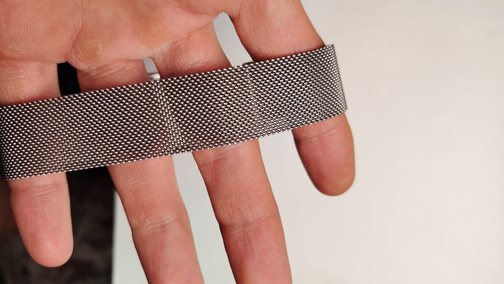 Металлический браслет для фитнес браслета