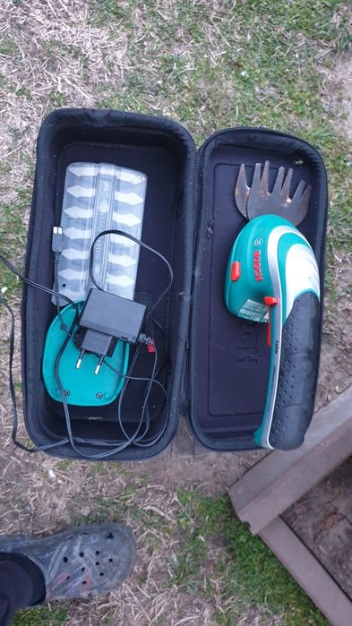 Foarfeca tuns iarba/gard viu Bosch