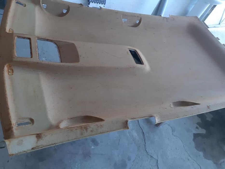 Tapitare, retapitare plafon, stalpi, usi, etc