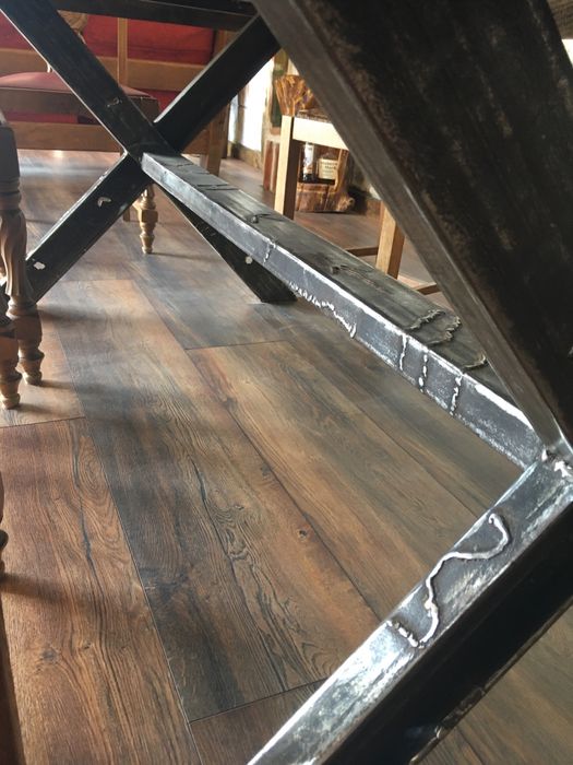 Голяма дизайнерска маса