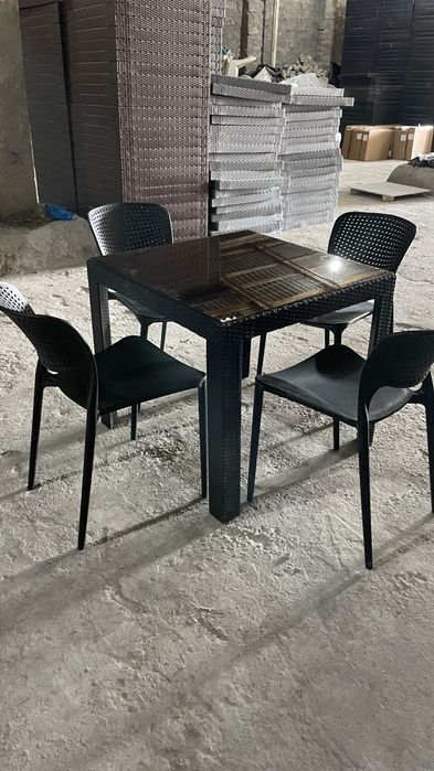 Plastmassa stol stul. Пластиковые столы и стулья для кафе