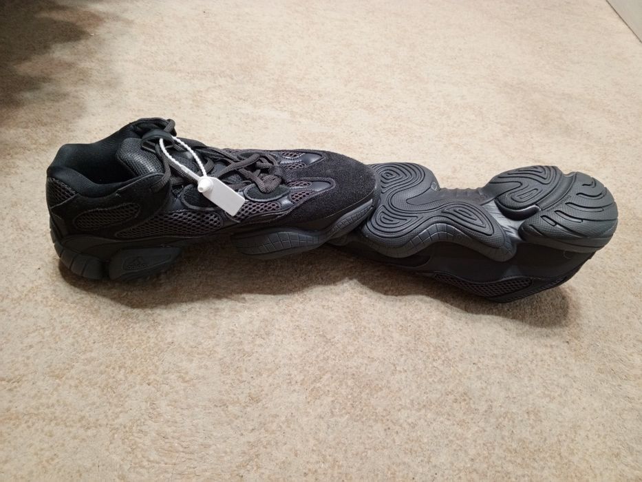 Новые кроссы Adidas Yeezy 500, 44-45 размер