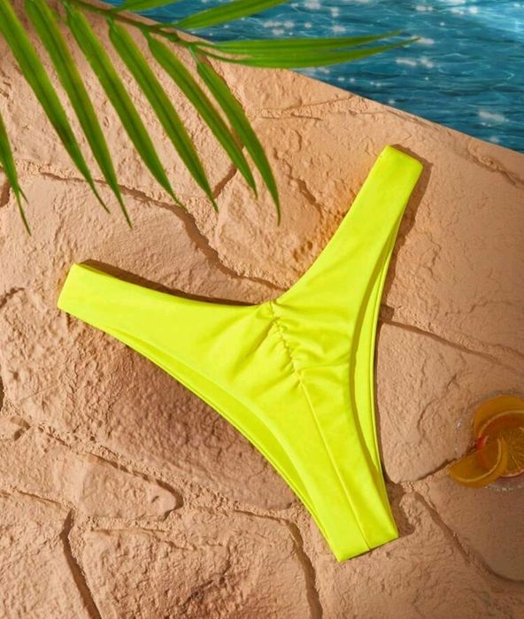 НОВИ бански- S и M р- р и Сутиен HM