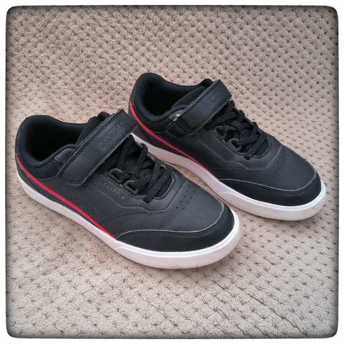 Продам кроссовки для мальчика