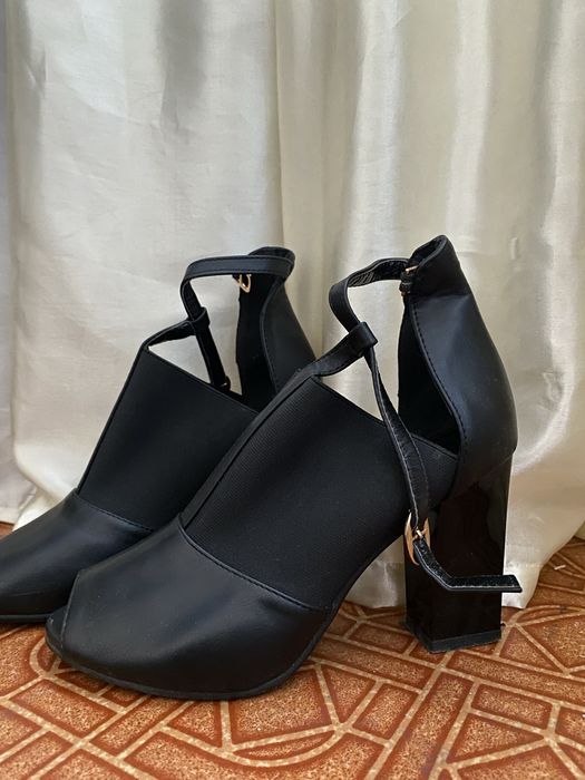 Женская обувь за 2000