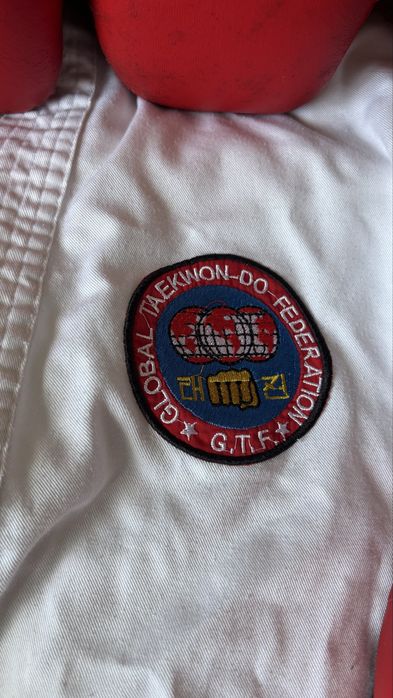 Продам тренеровочный комплект