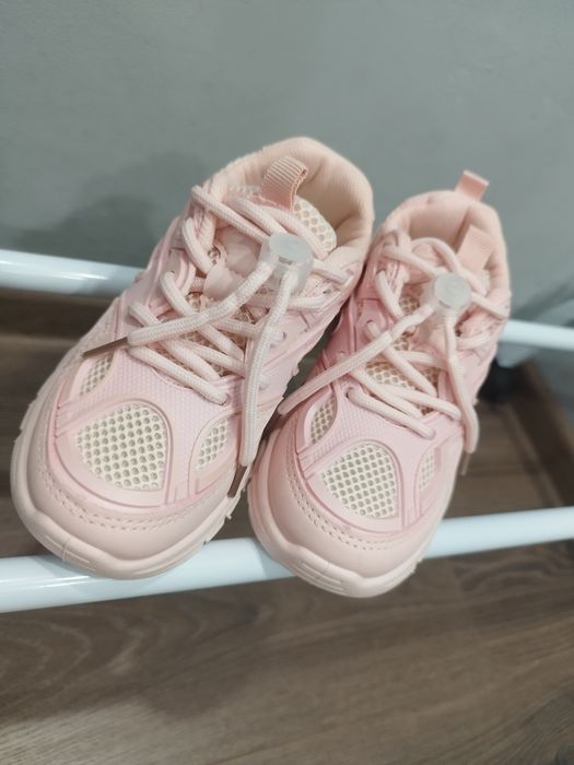 Кроссовки размер 27