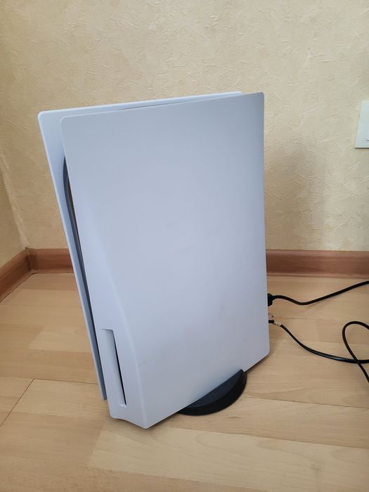 PS5 в идеальном состоянии