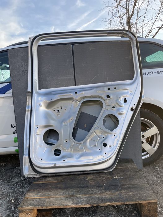 Задна лява врата за VW Touran Фолксваген Тауран 2015г-