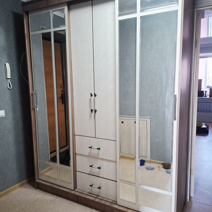 Продам шкаф б/у.