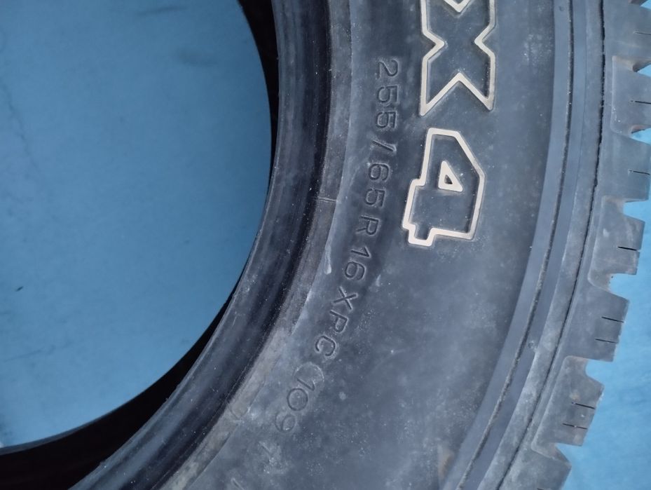 Шина на внедорожник.