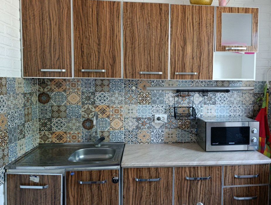 Продается кухонный мебель, стол стул б/у