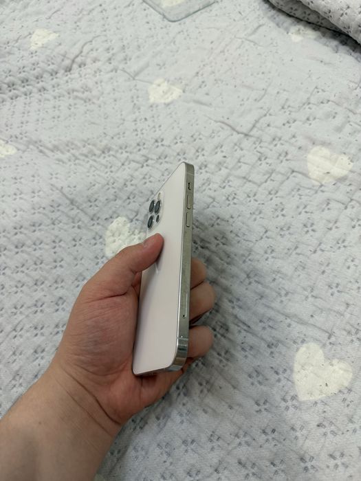 Продам айфон 12 про