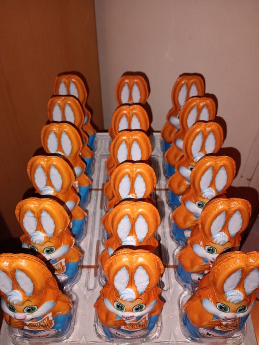 Vând Kinder Iepurași Ciocolata Caramel/Lapte