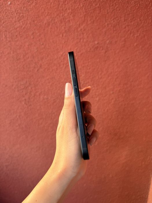 iPhone 15 128GB 100% sanatate baterie Impecabil