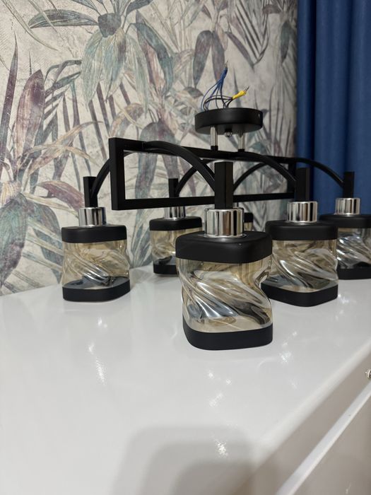 Продам люстру в современном дизайне