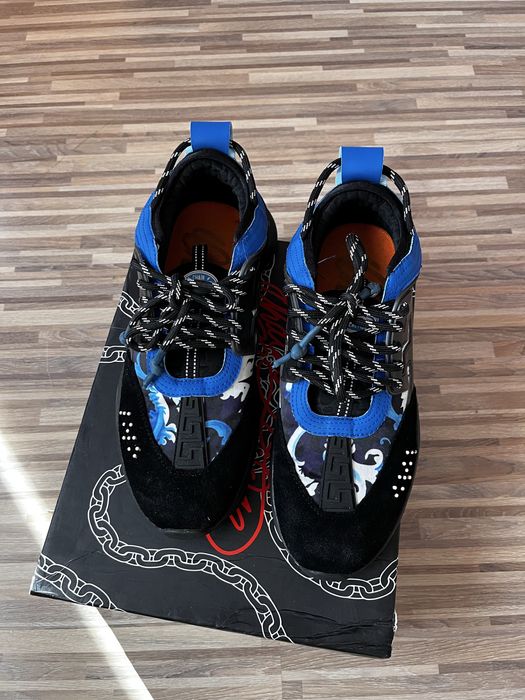 Versace chain reaction