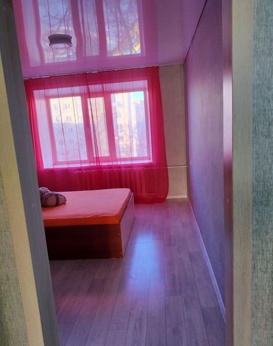 1-комнатная посуточно. Улица Абая.