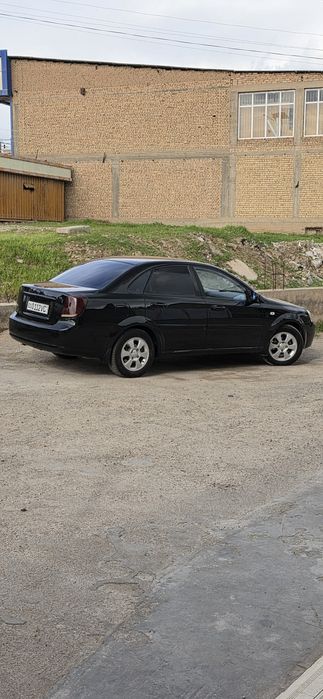 Автомобиль ласетти