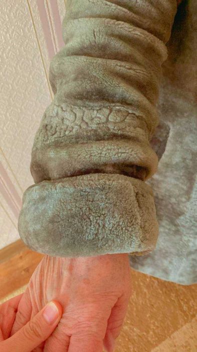 Шуба Мутон с норковым капюшоном ! продам