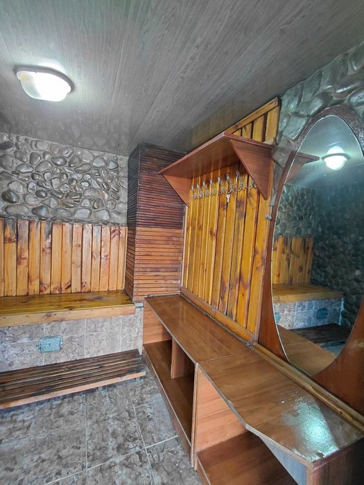 Моншасы бар үлкен үй сатылады